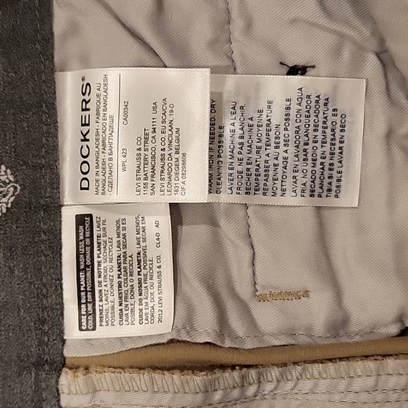 Dockers Men's Straight Fit Khaki Casual Pants - Picture 4 of 7